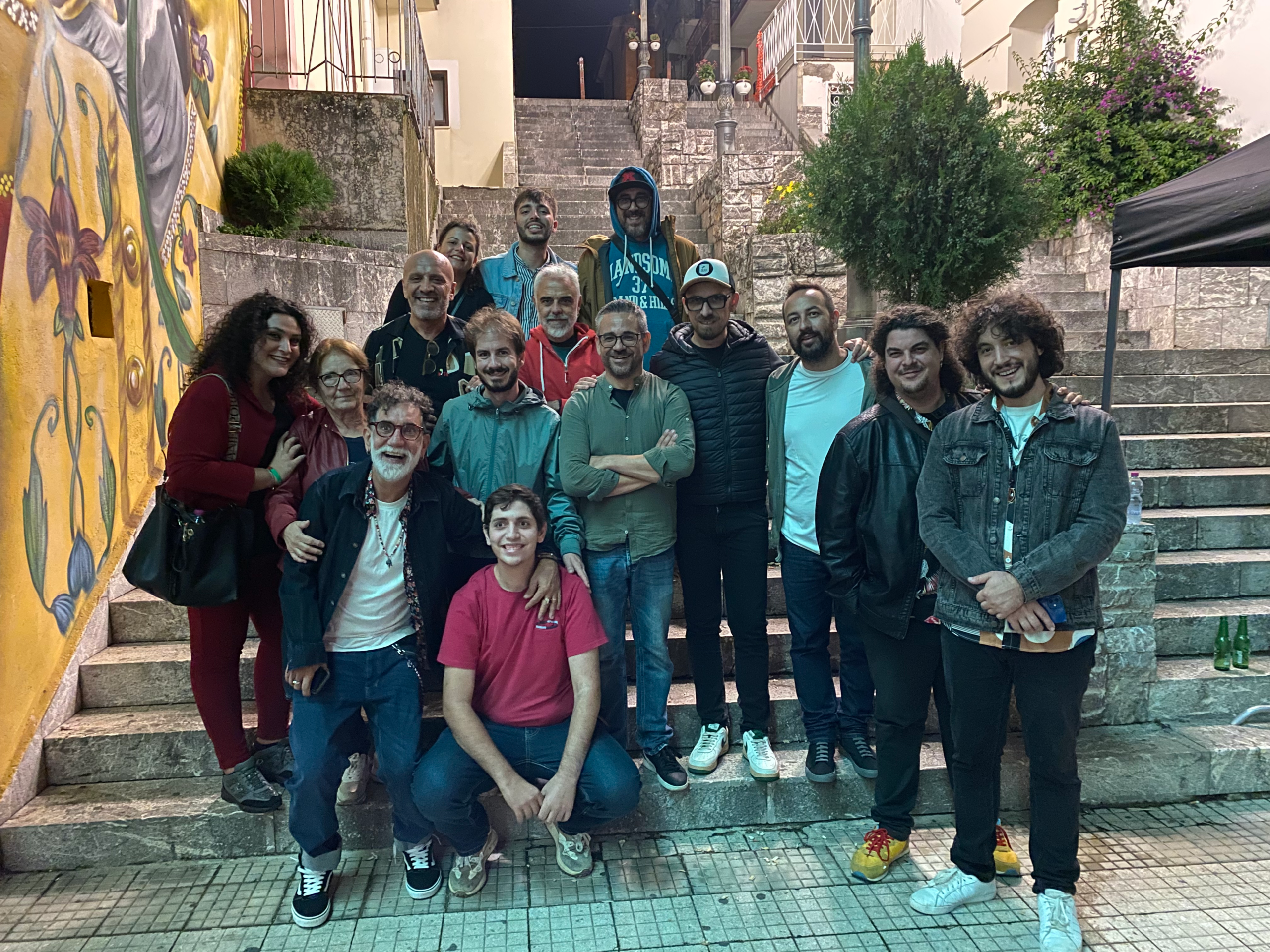 gruppo di persone, lello Analfino, sport, musica, concerti